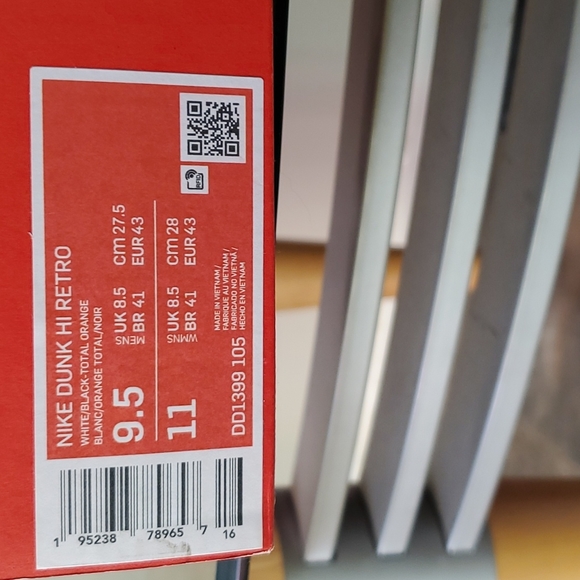 Niki Dunks ( Brand New) - Picture 4 of 4